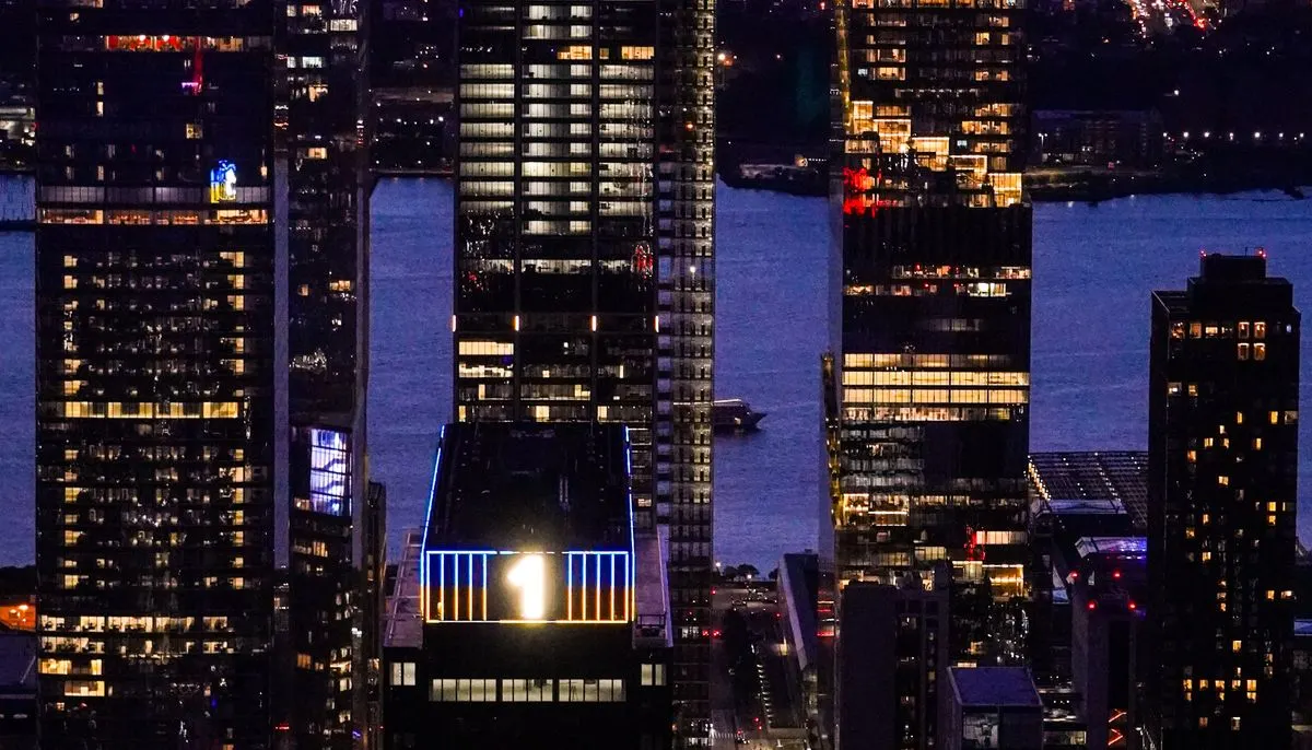 Manhattan skyscrapers at dusk